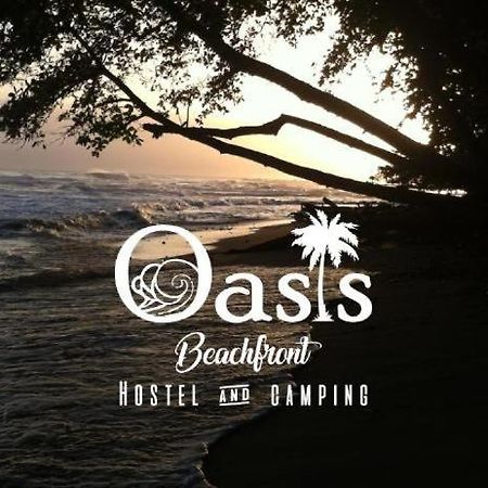 Oasis Beachfront Hostel Puerto Limon Exterior foto
