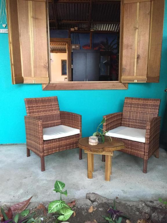 Oasis Beachfront Hostel Puerto Limon Exterior foto